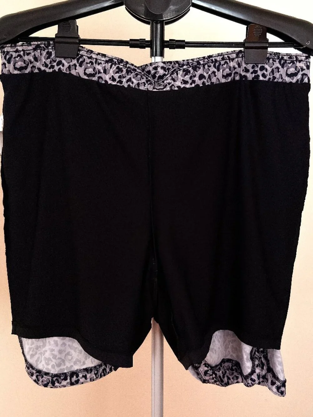 CHICO'S Zenergy Black Skort w/Silver Zippers on Two Pockets Size 2.5 (Large/14)